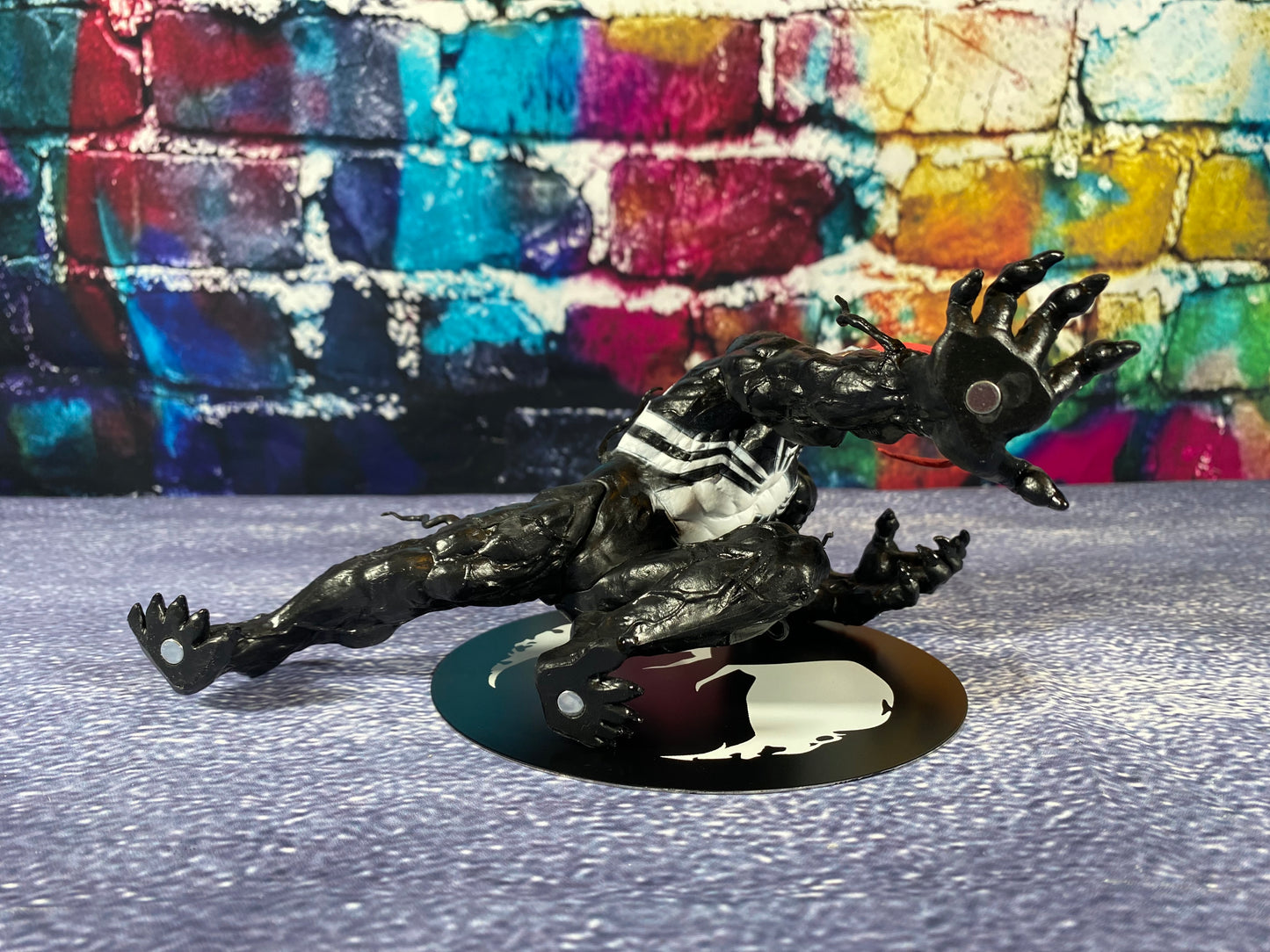 Venom Magnetic Base Figure
